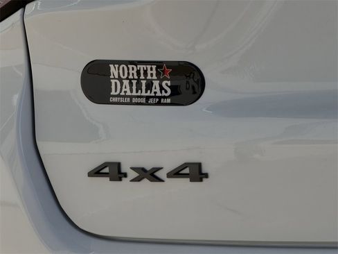 New 2026 Jeep Compass Latitude image 9