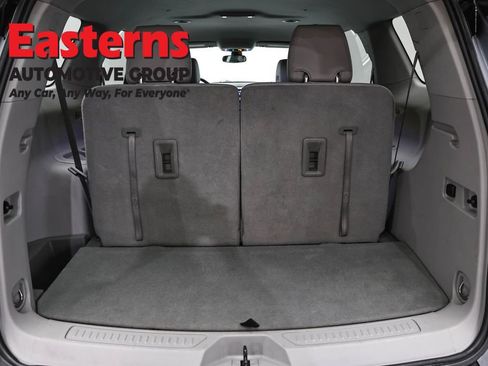 Used 2021 GMC Acadia SLT w/ Preferred Package image 9