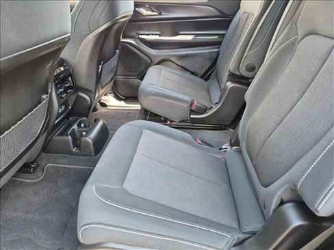 Used 2025 Jeep Grand Cherokee L Laredo AWD/4WD image 16
