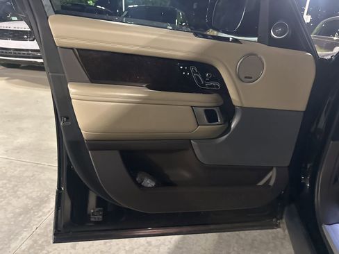 Used 2020 Land Rover Range Rover HSE image 8