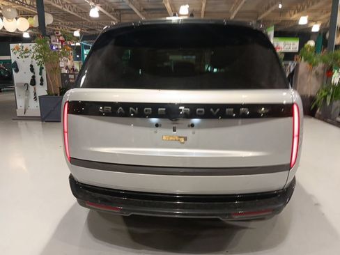 Used 2024 Land Rover Range Rover SE AWD/4WD image 8