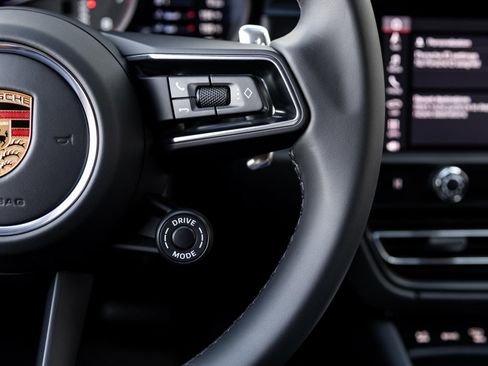 New 2026 Porsche Macan GTS image 16