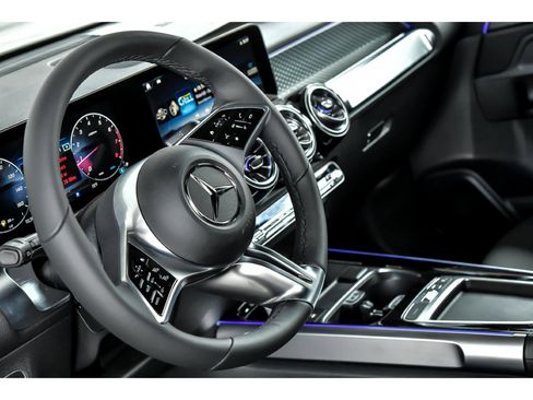 Certified 2025 Mercedes-Benz GLB 250 4MATIC image 16