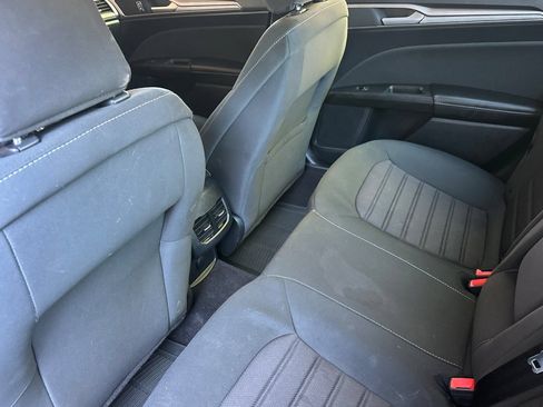 Used 2020 Ford Fusion SE FWD image 16