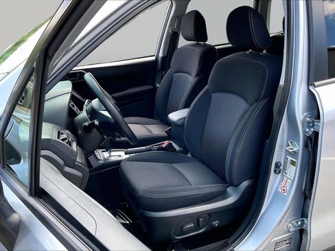 Used 2014 Subaru Forester 2.5i Premium w/ All-Weather Package AWD/4WD image 8