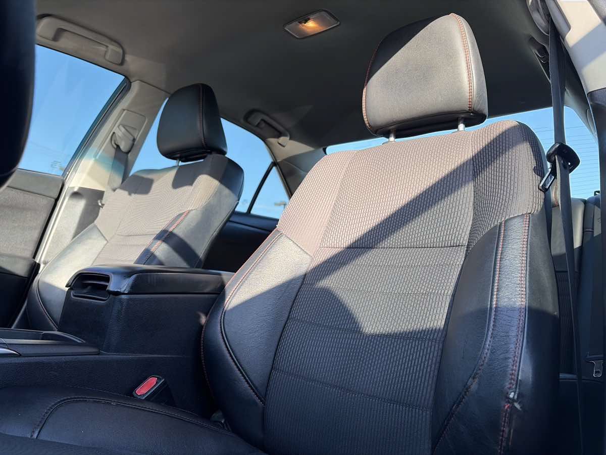 Used 2016 Toyota Camry SE FWD image 8