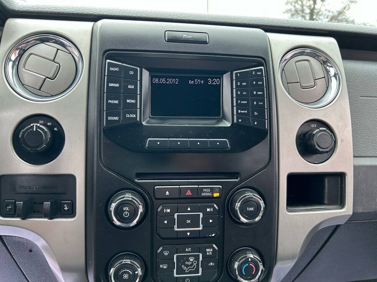 Used 2013 Ford F150 XLT w/ Luxury Equipment Group AWD/4WD image 11