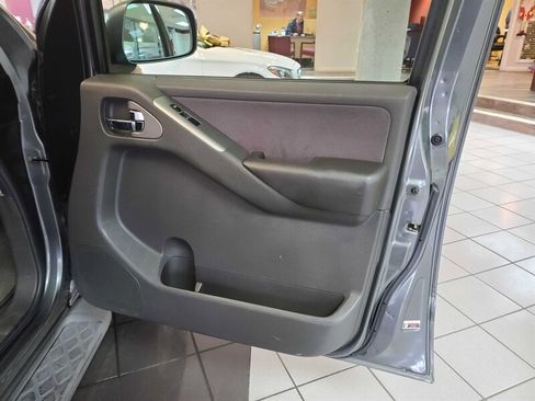 Used 2006 Nissan Pathfinder SE w/ (P01) Se Premium Pkg image 13