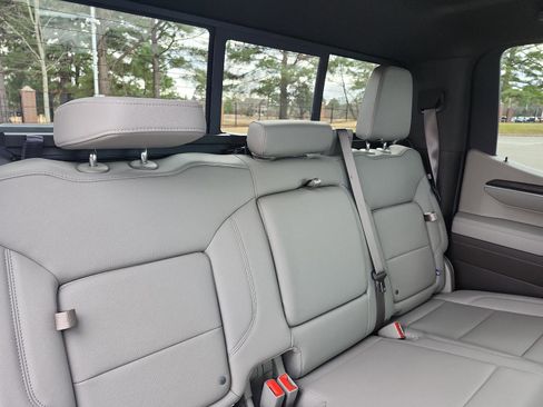 Used 2025 GMC Sierra 1500 SLT w/ SLT Premium Plus Package image 12