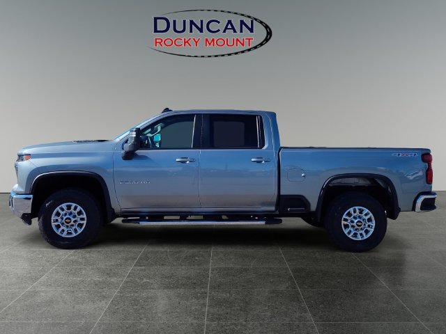 Used 2025 Chevrolet Silverado 2500 LT w/ Convenience Package AWD/4WD image 2