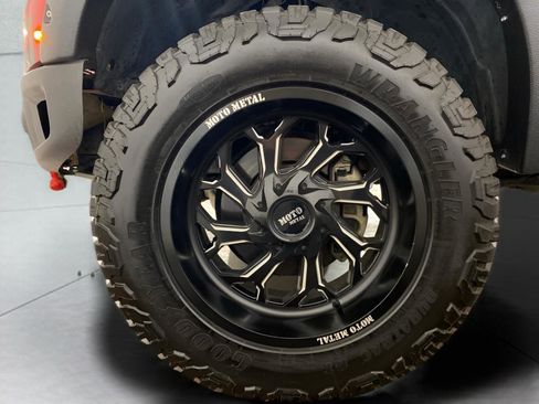 Used 2012 Ford F150 Raptor image 21