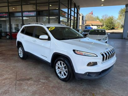Used 2017 Jeep Cherokee Latitude w/ Safety/Convenience Group