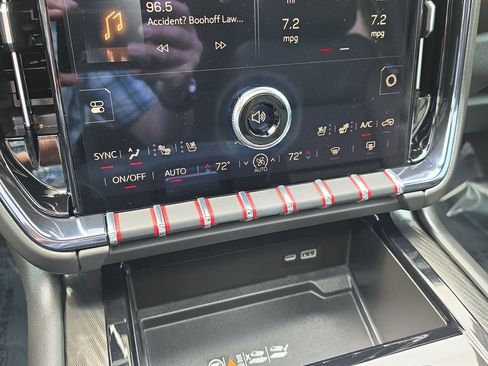 Certified 2025 GMC Yukon AT4 w/ AT4 Premium Plus Package AWD/4WD image 17