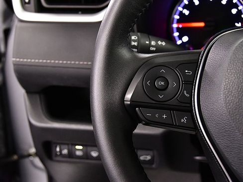 Used 2020 Toyota RAV4 XLE w/ Convenience Package image 19