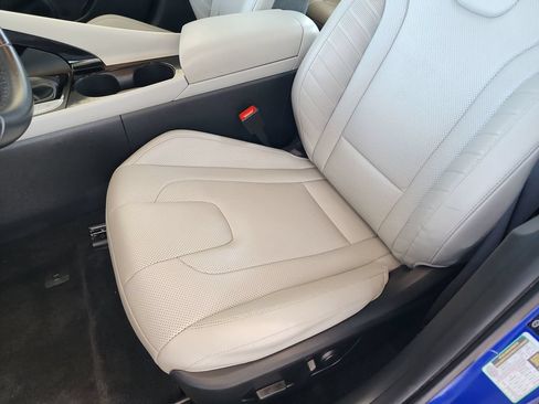 Used 2024 Hyundai Elantra Limited FWD image 16