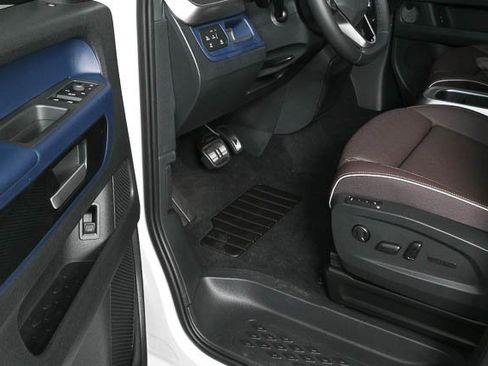 New 2025 Volkswagen ID. Buzz Pro S image 6