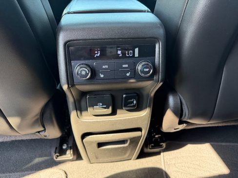 Used 2017 GMC Acadia Denali w/ Technology Package FWD image 23
