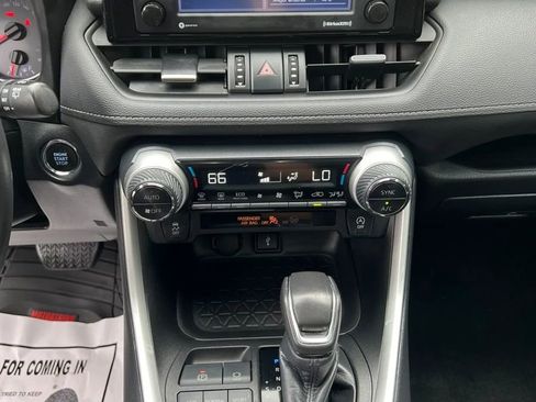 Used 2022 Toyota RAV4 XLE Premium FWD image 18