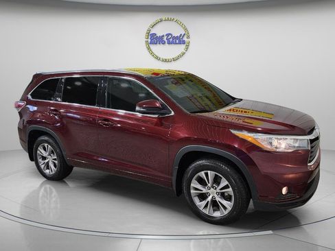 Used 2015 Toyota Highlander XLE image 8