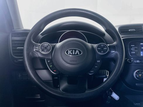 Used 2018 Kia Soul FWD image 17