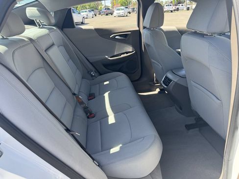 Used 2021 Chevrolet Malibu LT FWD image 15
