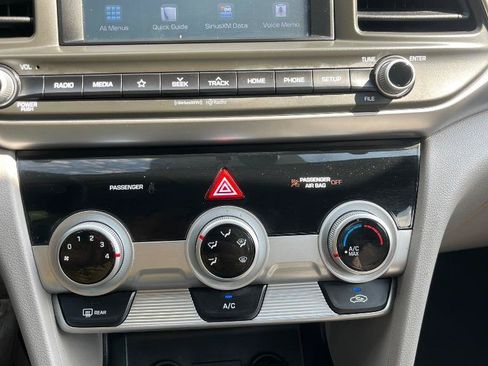 Used 2019 Hyundai Elantra SEL FWD image 13