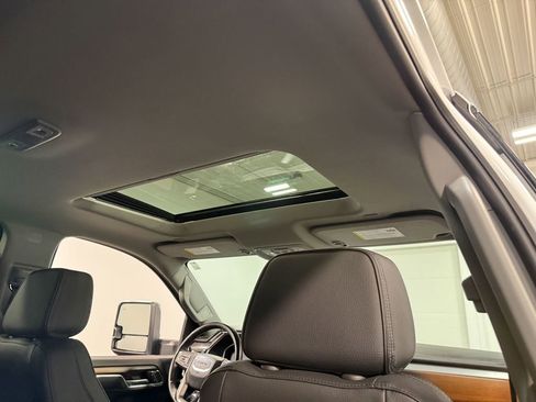 Used 2024 GMC Sierra 3500 Denali w/ Denali Reserve Package image 70