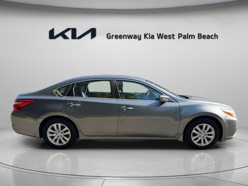 Used 2017 Nissan Altima 2.5 S w/ Power Driver Seat Package FWD image 8