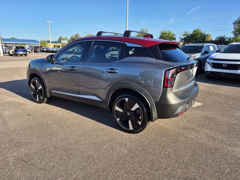 Certified 2025 Nissan Kicks SR FWD image 6