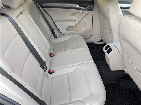 Used 2019 Volkswagen Golf Alltrack SE image 19