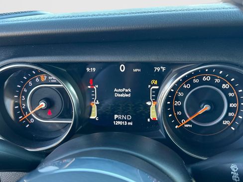 Used 2019 Jeep Wrangler Unlimited Sahara AWD/4WD image 25