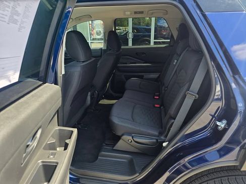 Used 2025 Nissan Pathfinder SV AWD/4WD image 26