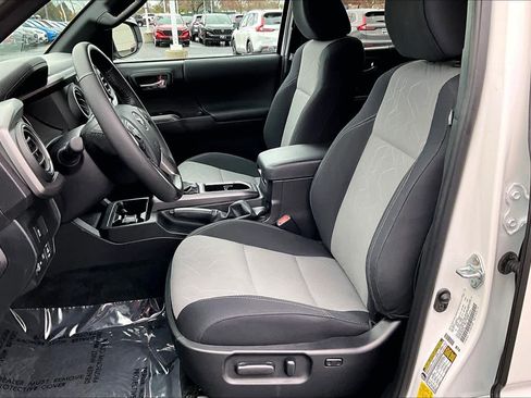 Used 2023 Toyota Tacoma TRD Off-Road image 7