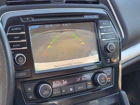 Used 2016 Nissan Maxima SR image 22