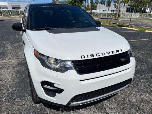 Used 2015 Land Rover Discovery Sport HSE Luxury image 15