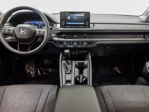 Used 2025 Honda Accord SE image 27