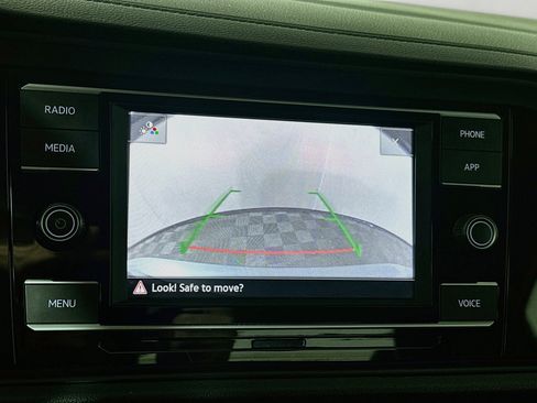 Used 2024 Volkswagen Jetta SE FWD image 13