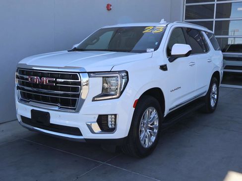 Used 2023 GMC Yukon SLT image 1