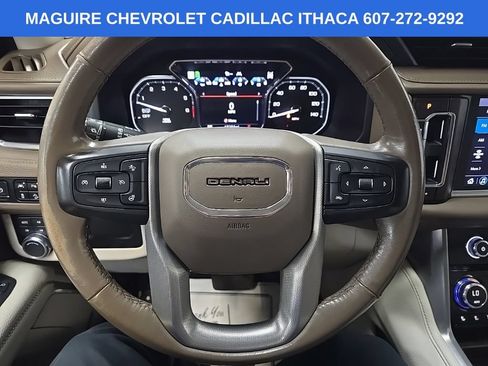 Used 2021 GMC Yukon XL Denali w/ Denali Premium Package AWD/4WD image 19