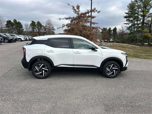 New 2026 Nissan Kicks SV image 2