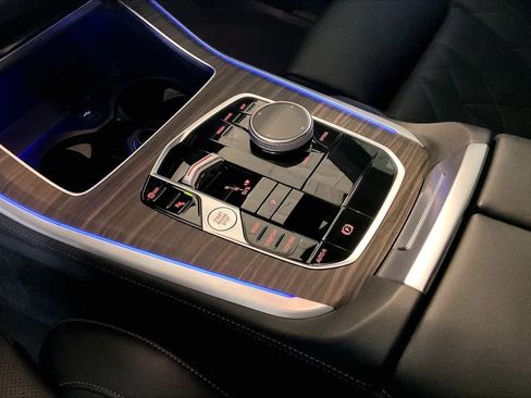 Used 2024 BMW X5 sDrive40i w/ Premium Package image 15