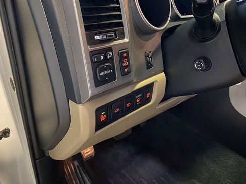 Used 2014 Toyota Sequoia Platinum AWD/4WD image 31