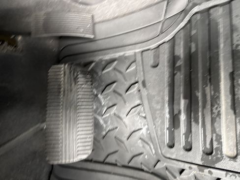 Used 2019 Nissan Frontier Desert Runner image 17