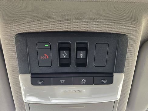 Used 2023 Nissan Rogue Platinum w/ Platinum Premium Package AWD/4WD image 22