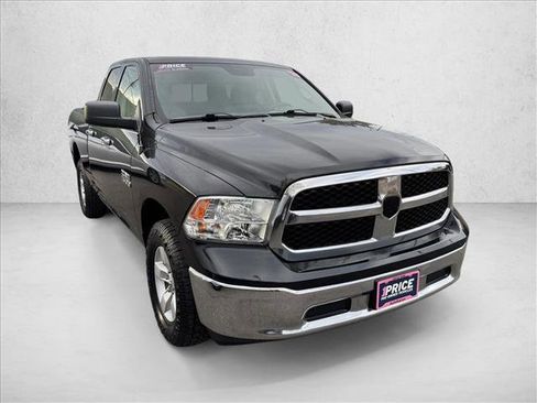 Used 2018 RAM 1500 Classic SLT image 3