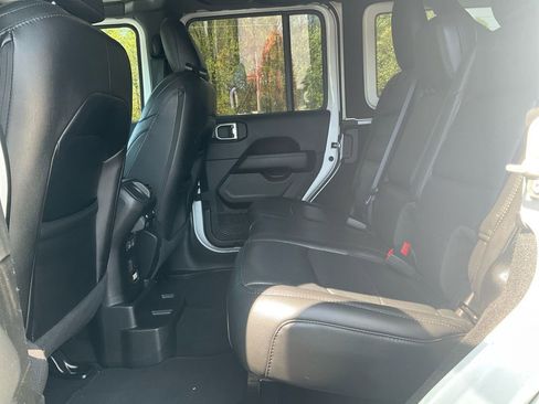 Used 2021 Jeep Wrangler Unlimited Sahara AWD/4WD image 14