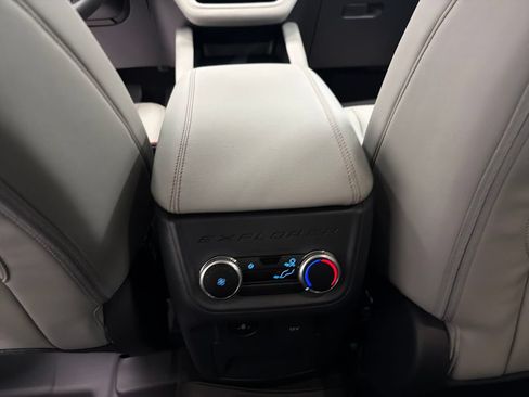 New 2026 Ford Explorer Active w/ Active Comfort Package RWD image 16