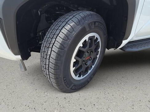 New 2026 Toyota 4Runner TRD Off-Road Premium AWD/4WD image 32