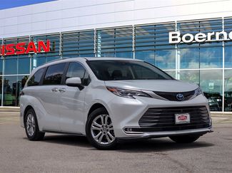 Used 2023 Toyota Sienna Platinum video 1