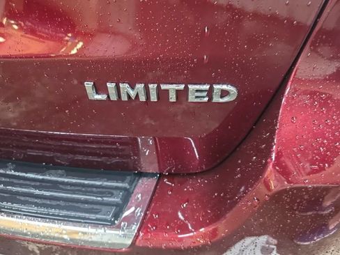 Used 2017 Jeep Grand Cherokee Limited AWD/4WD image 17